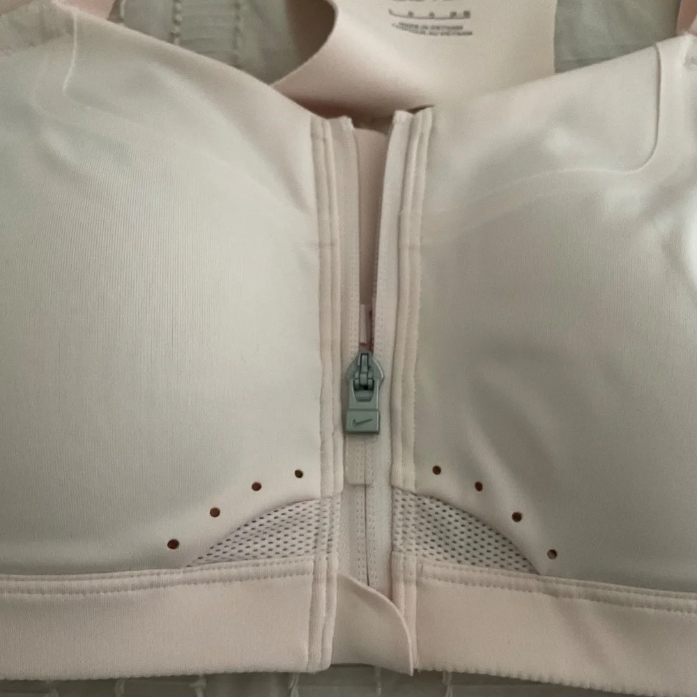 Nike sports bra - Picture 4 of 4